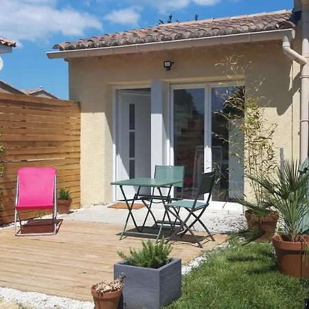 Charme Provencal - T2 Terrasse Et Piscine Estivale * Blauzac