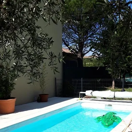 Charme Provencal - T2 Terrasse Et Piscine Estivale Blauzac