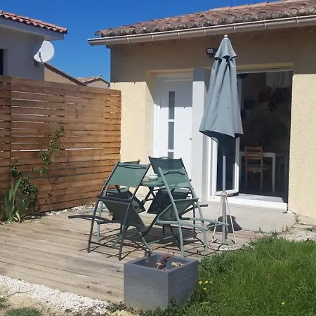 Charme Provencal - T2 Terrasse Et Piscine Estivale * Blauzac